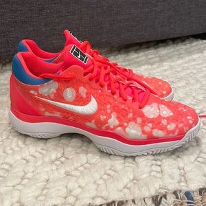 Brand new Nike tennis shoes